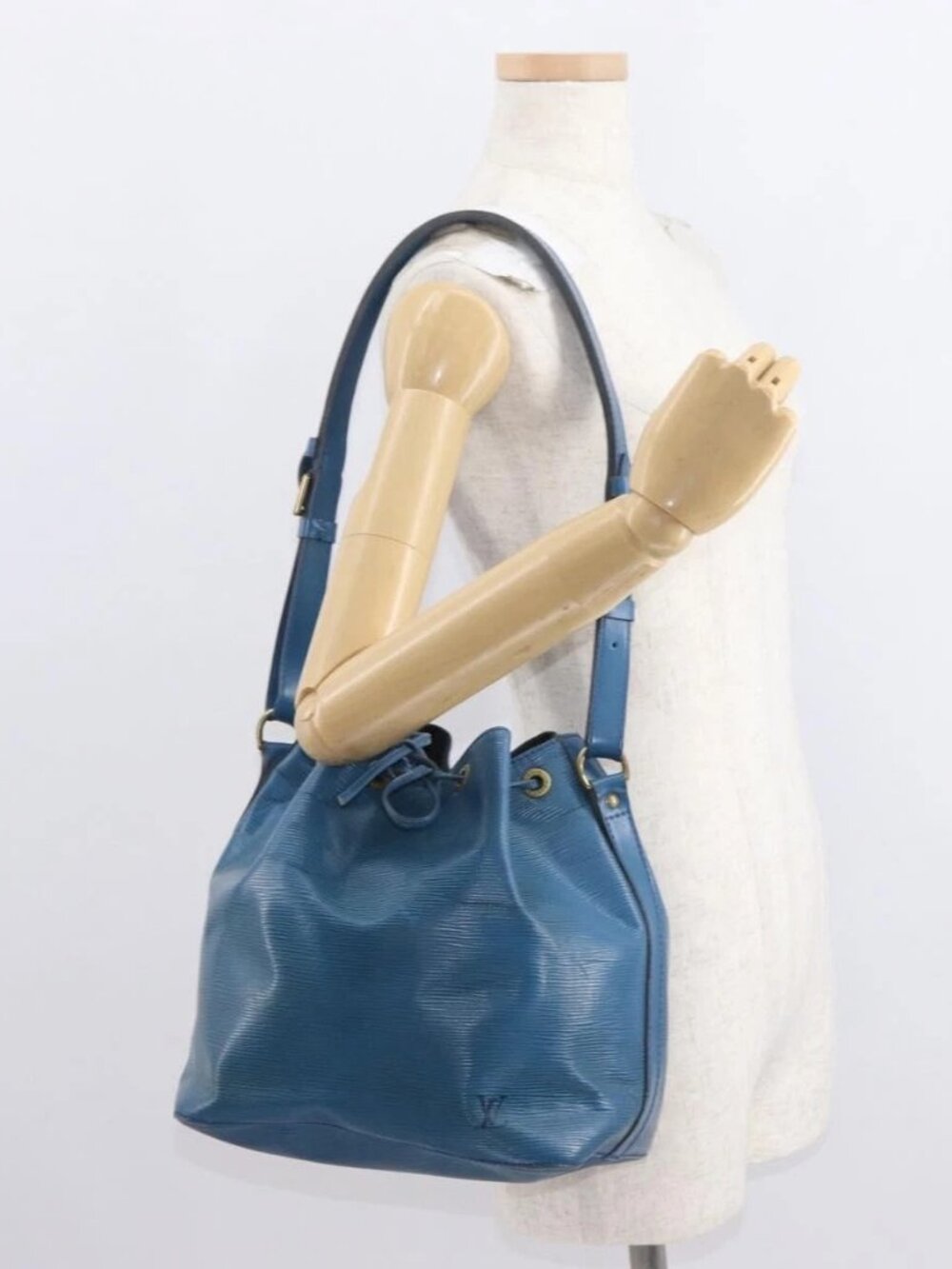 LOUIS VUITTON Epi Petit Noe Shoulder Bag Blue M44105 LV Auth 160554